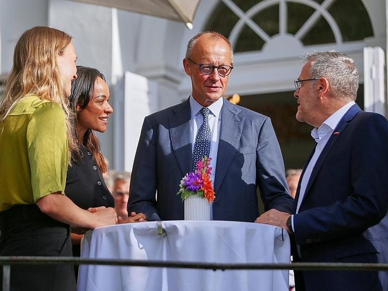 ZDH-Präsident fordert Senkung der Lohnnebenkosten
