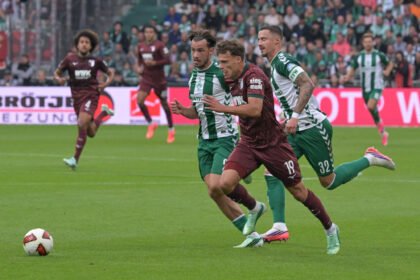 Erste Saisonniederlage: FC Augsburg gibt in Bremen doppelte Führung aus der Hand