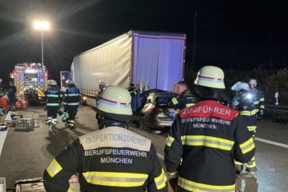 Tödlicher Unfall bei München: 42-Jähriger fährt auf A99 ungebremst auf Lkw