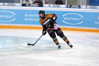 EHC Königsbrunn kämpft sich zurück, verliert aber in der Verlängerung gegen Landsberg