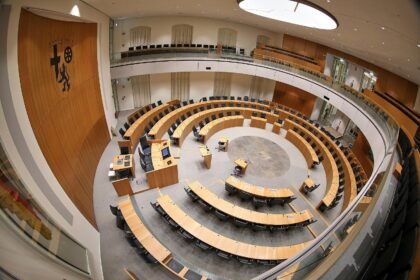AfD scheitert mit Klage gegen Abgeordnetengesetz in Rheinland-Pfalz