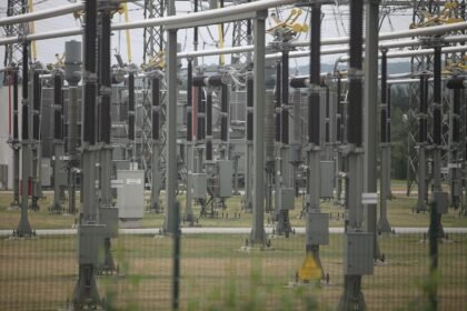 Angriffe auf Umspannwerke: NRW-Energieministerin kritisiert Regierung
