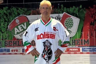 Retro-Panther auf dem Eis: Augsburger Panther präsentieren neues Warm-Up-Trikot