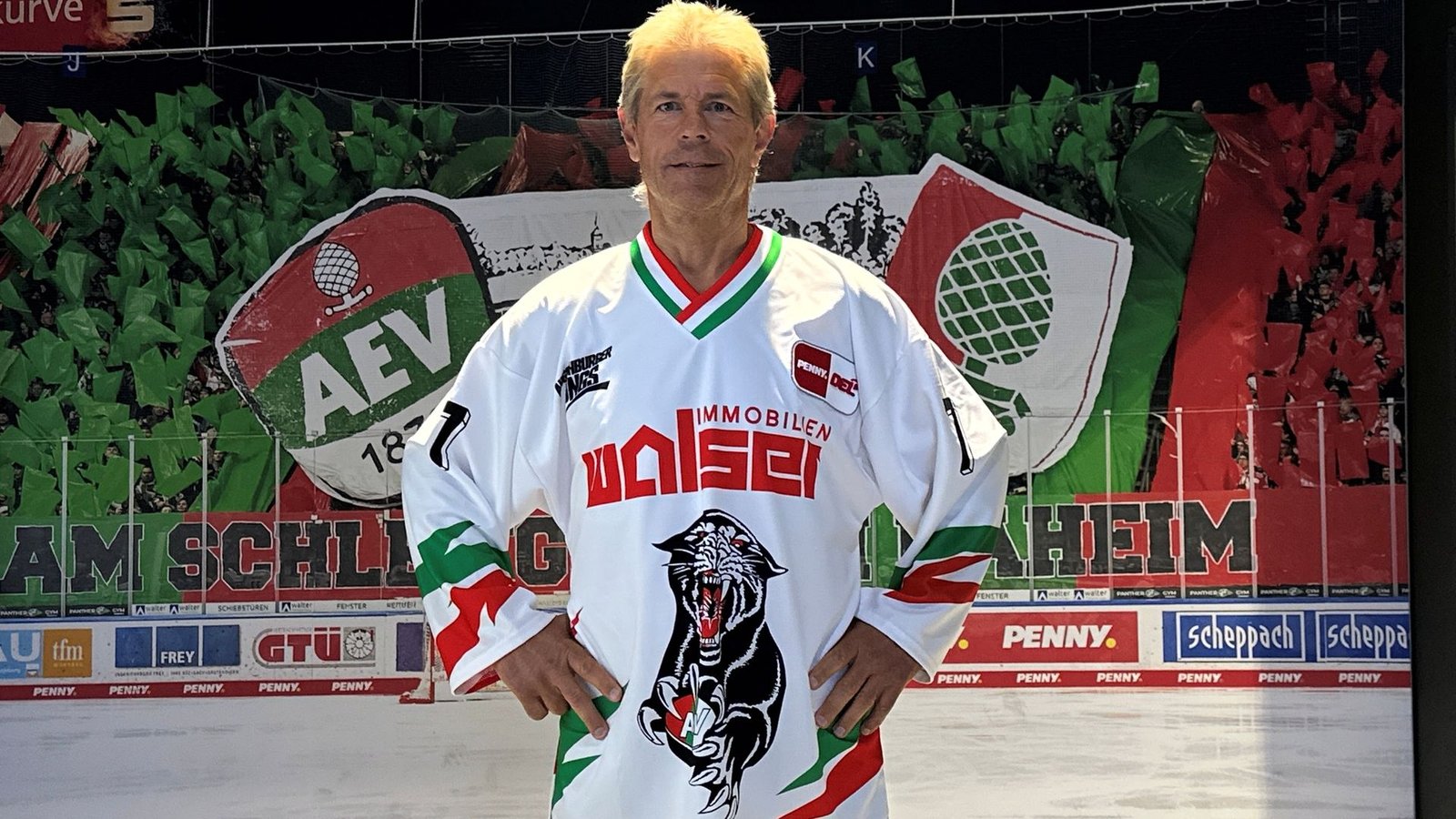 Retro-Panther auf dem Eis: Augsburger Panther präsentieren neues Warm-Up-Trikot