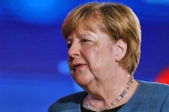 BSW will Merkel und Schröder als “Friedensvermittler”