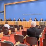 Bundesregierung fordert von Bevölkerung “Vertrauen”