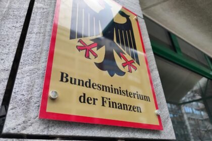 Bundesregierung prüft Reform des Übernahmerechts
