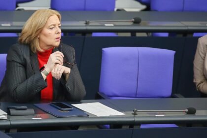 CSU-Politiker Hoffmann gegen Rauswurf von Arbeitsministerin Bas
