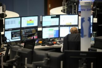 Dax startet mit Verlusten – Ölpreis im Blick