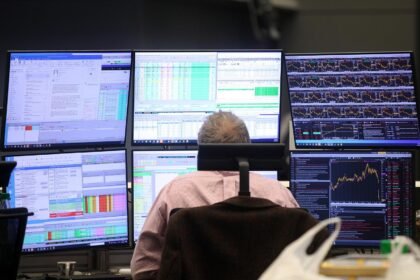 Dax startet vor EZB-Entscheid kaum verändert
