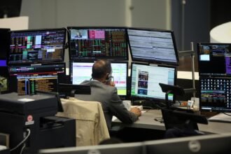 Dax weiter im Minus – Ölpreis belastet