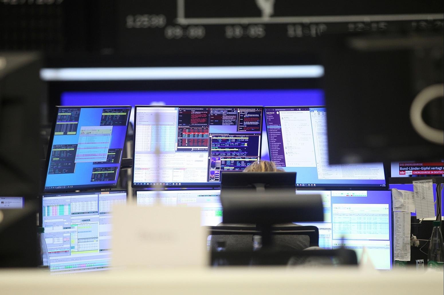 Dax weiter leicht im Plus – Zurückhaltung vor Fed-Entscheid