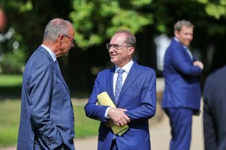Dobrindt warnt Koalition vor Personaldebatten