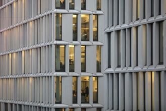 IW-Studie: 29 Prozent nutzen nicht-autorisierte KI im Job