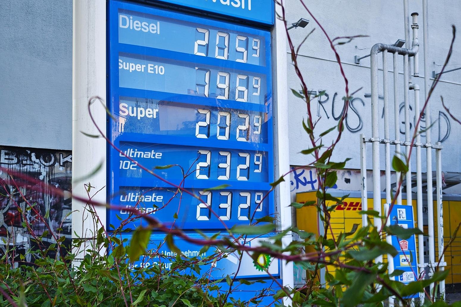 Klingbeil will “Übergewinnsteuer” für Entlastung bei Spritpreisen