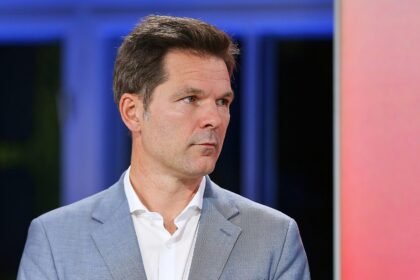 Krach wirft Söder gezielte “Zündelei” im Wahlkampf vor