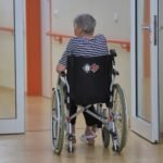 Lauterbach will Pflegezuschüsse nach Einkommen staffeln
