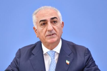 Pahlavi nimmt Freiheitspreis für iranisches Volk entgegen