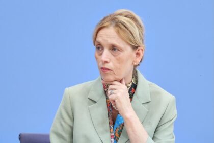 Prien kritisiert naiven Umgang mit digitalen Medien