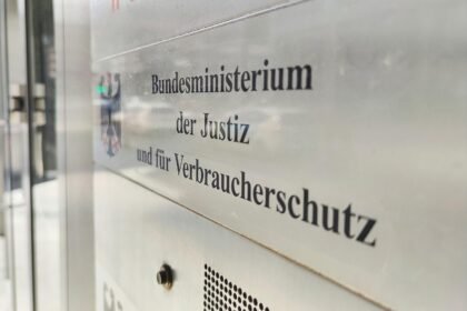 Regierung hält an Reform von Informationsfreiheitsgesetz fest