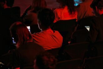 Reichinnek lehnt Social-Media-Verbot bis 13 Jahre ab