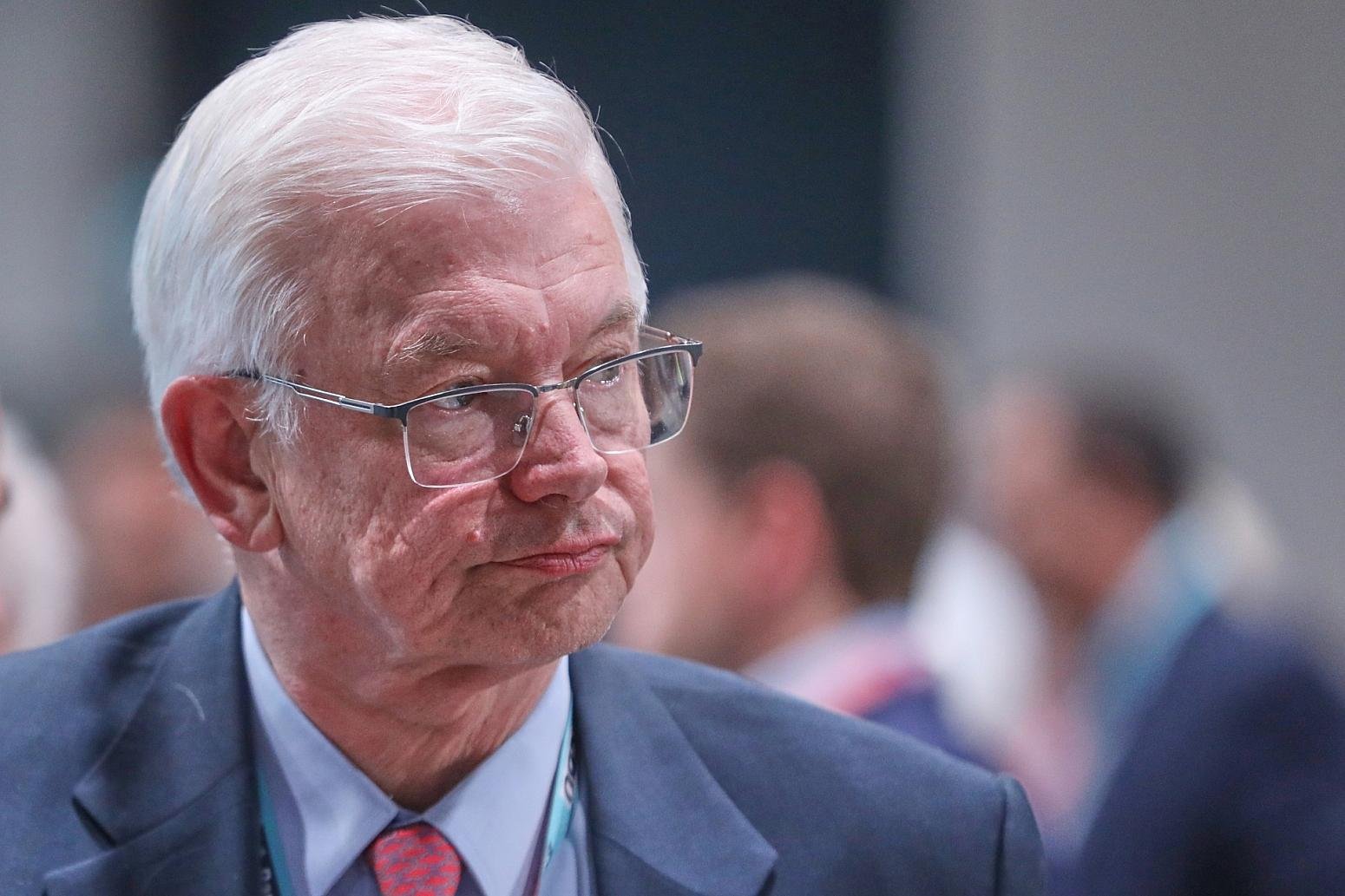 Roland Koch warnt CDU vor Minderheitsregierung