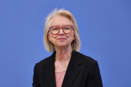 Schnitzer kritisiert Tankrabatt und Rentenreform