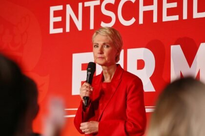 Schwesig will mit Grünen und Linken sprechen