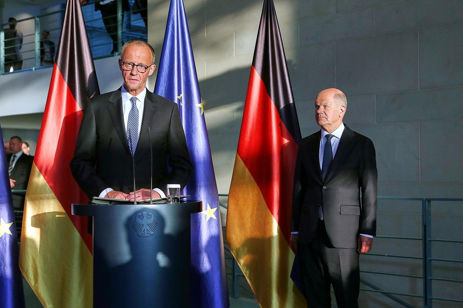 Umfrage: Mehrheit sieht Merz als schlechteren Kanzler als Scholz