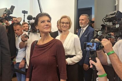 Wagenknecht widerspricht Wolf: “Kommunikation oft einseitig”