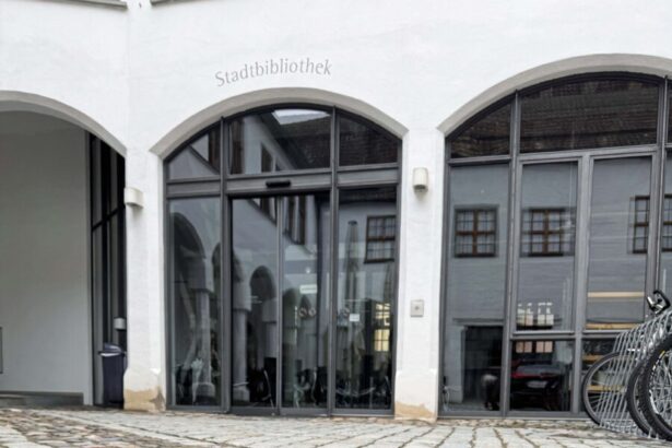 Memmingen gestaltet Pflaster im Antonierhof barriereärmer