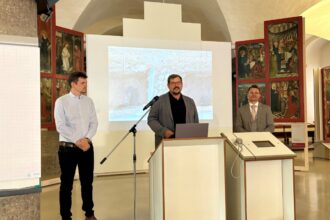 Eichenpflock datiert frühe Stadtbefestigung in Nördlingen