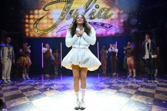 „& Julia“ in Stuttgart: Poppig, frech und alles andere als tragisch