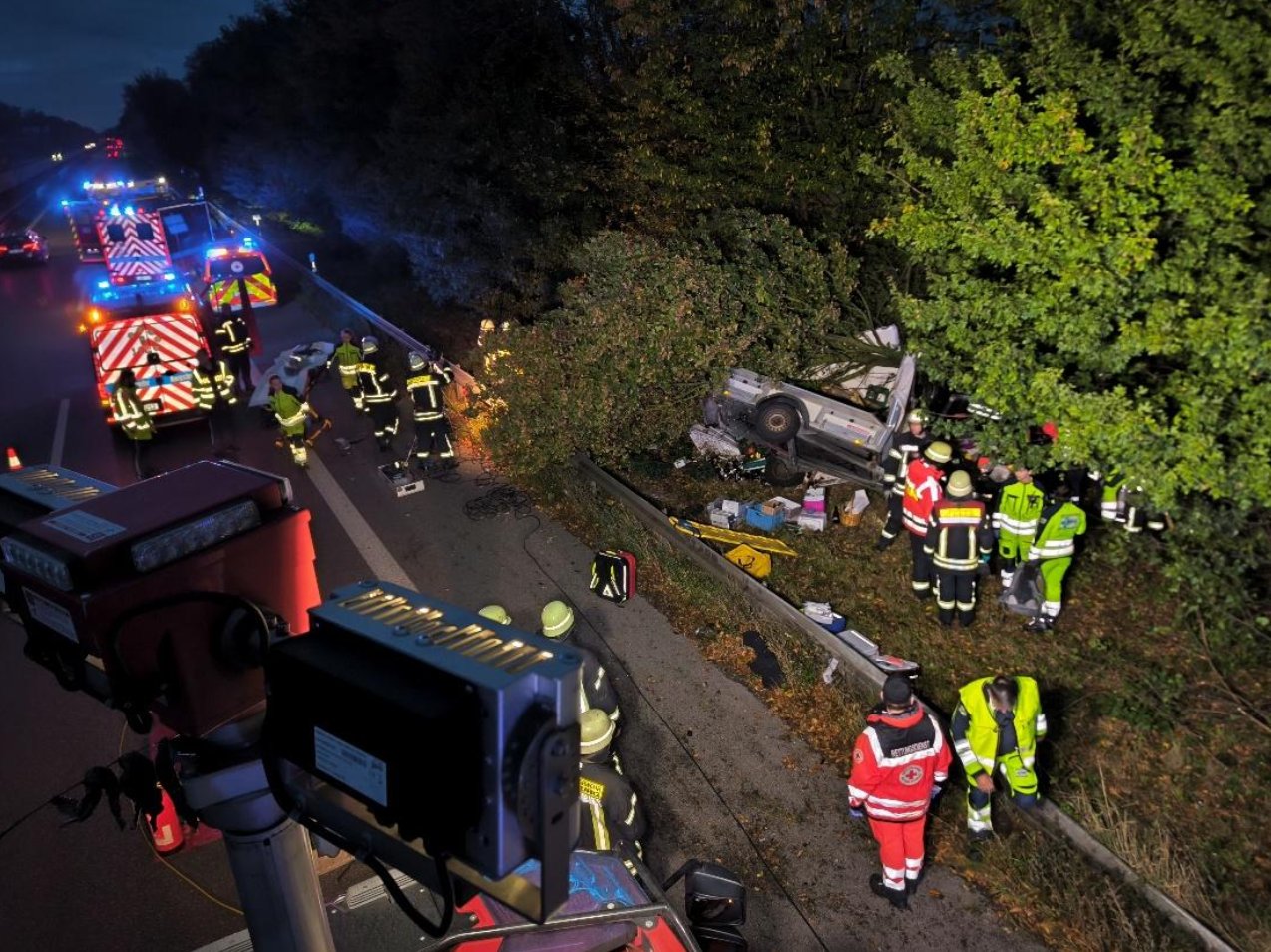 Unfall auf B17 bei Augsburg: Drei Verletzte