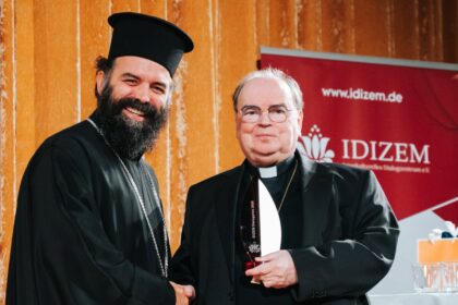 Augsburger Bischof Bertram Meier erhält IDIZEM-Dialogpreis 2026