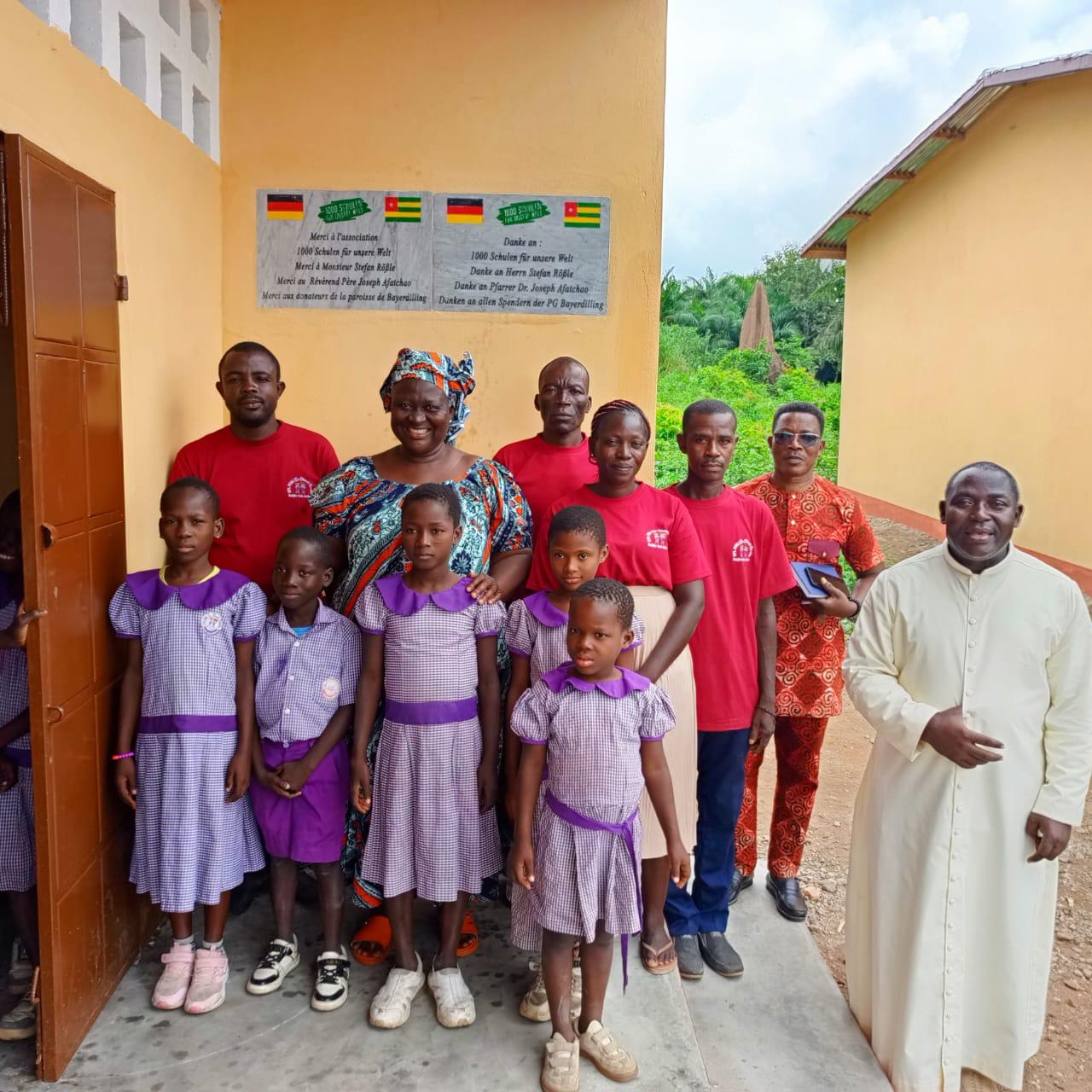 Pfarreiengemeinschaft Bayerdilling stellt Projekt in Togo fertig