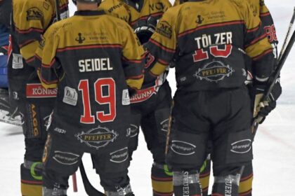EHC Königsbrunn siegt in Geretsried nach Verlängerung