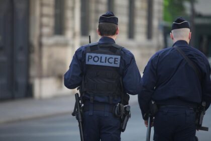 Frankreich ordnet "begrenzte" Ausgangssperren an