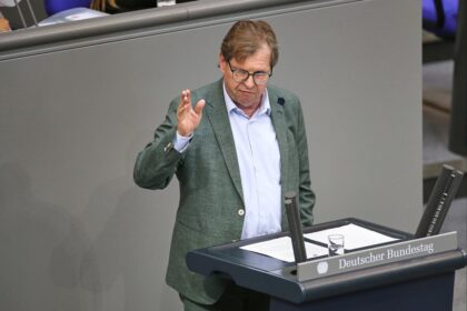 Stegner verteidigt Schröders Besuch bei Putin