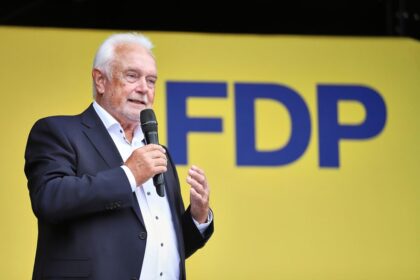 Kubicki sieht Verfassungsbruch im Berliner Sondierungspapier