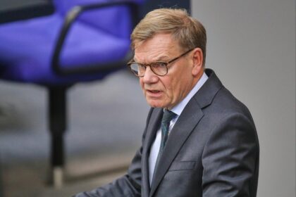 Wadephul fordert Aufklärung von Russland nach Pest-Verdacht