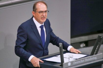 Dobrindt befürchtet Sicherheitsrisiko durch Rot-Grün-Rot