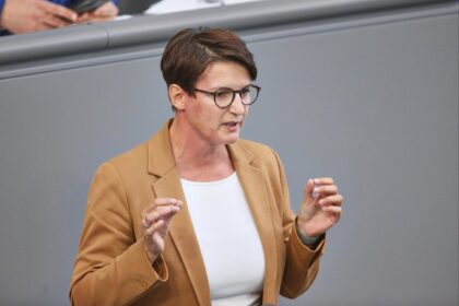 Grüne nennen Merz-Spekulation zu "False-Flag" eine "Frechheit"