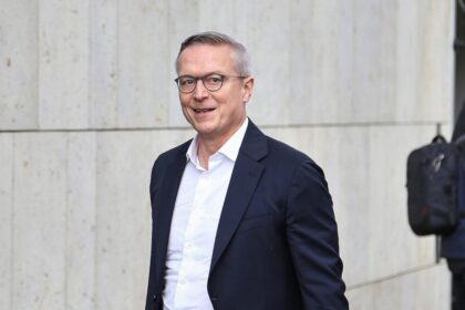 Wildberger setzt auf KI-Wachstum statt zusätzlicher KI-Steuer