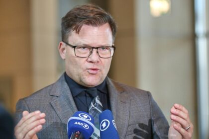 Verbrenner-Aus-Aus: Schneider fordert CO2-Ausgleich