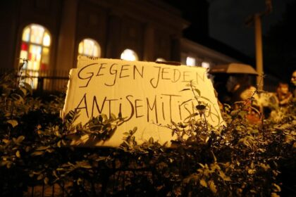 Rabbiner und Bischöfe für Antisemitismusschutz in Berlins Verfassung