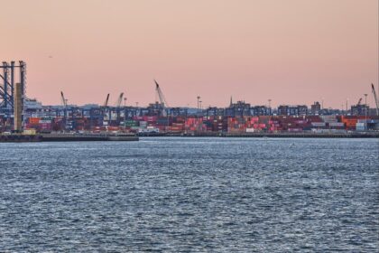 Auftragseingang im Verarbeitenden Gewerbe im August niedriger