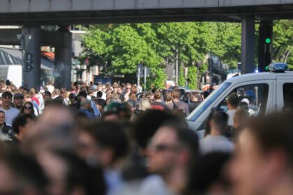 "Gen Z regelt das" ruft zu friedlichem Protest auf