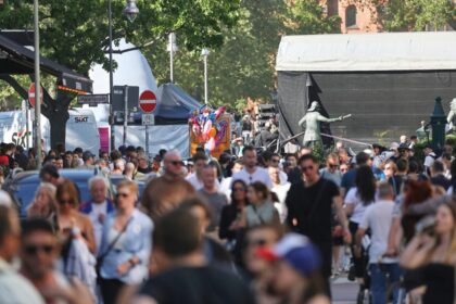 Umfrage: 82 Prozent sehen Anstand in der Gesellschaft schwinden
