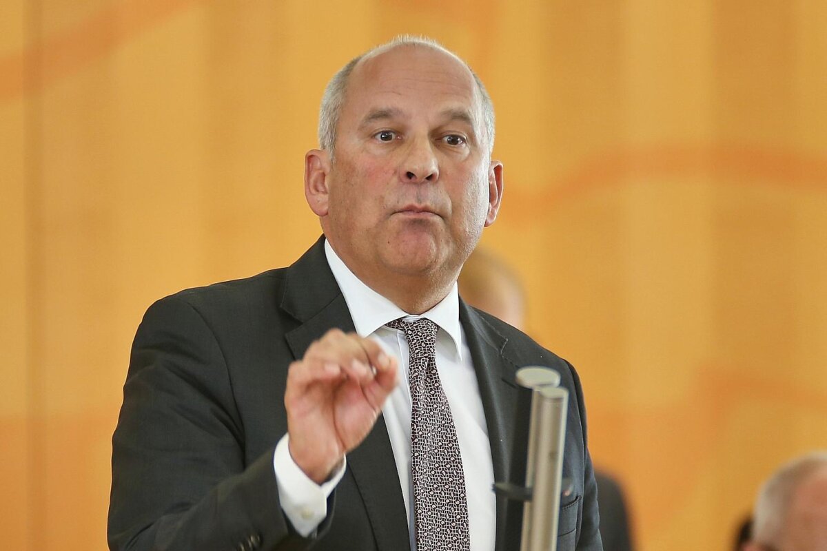 Hessens Innenminister befürchtet Vermummung bei Halloween-Demos